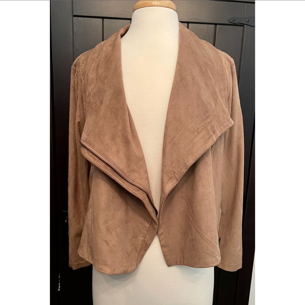 Lyssé Nyon Faux Suede Jacket. Tan. Size M.
